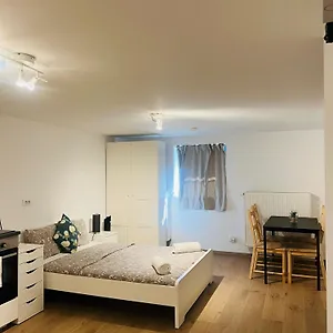 https://suitesrus-near-fashion-district.hotelsghent.com